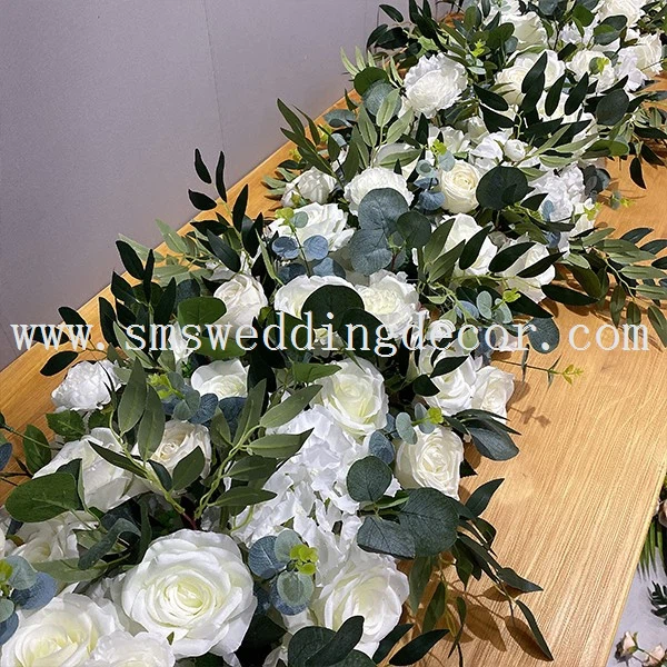 simple greenery table runne