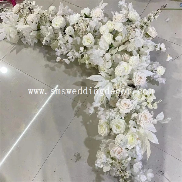 wedding ceremony arch flowers